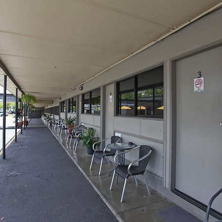 Tandara Hotel Motel Sarina Экстерьер фото